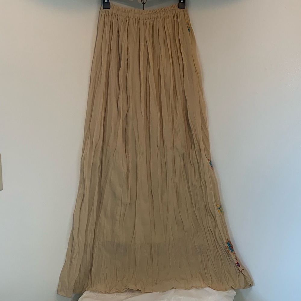 Embroidered Boho Crinkle Maxi Skirt - Picture 6 of 7